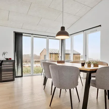 4 Bedroom Stunning In *