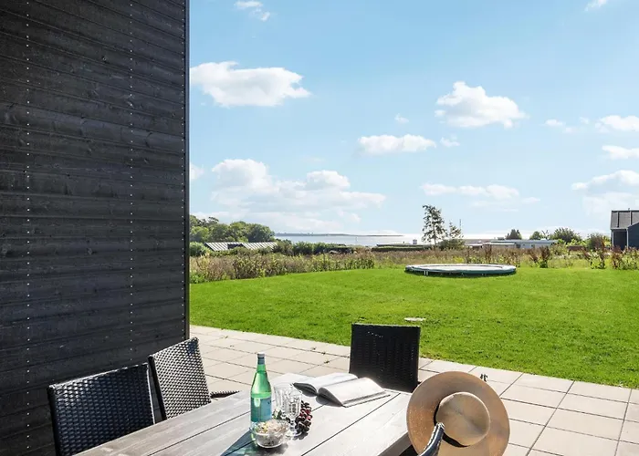 4 Bedroom Stunning In בית נופש