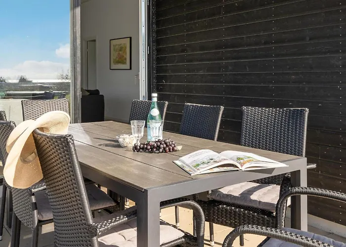 4 Bedroom Stunning In * הדרסלב