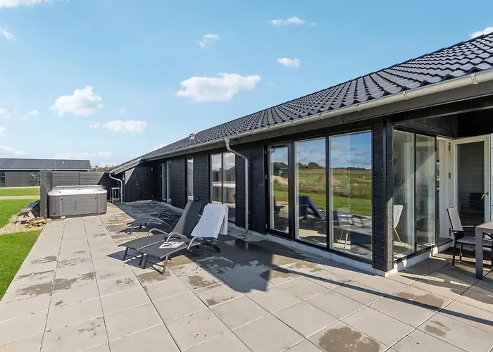 4 Bedroom Stunning In *