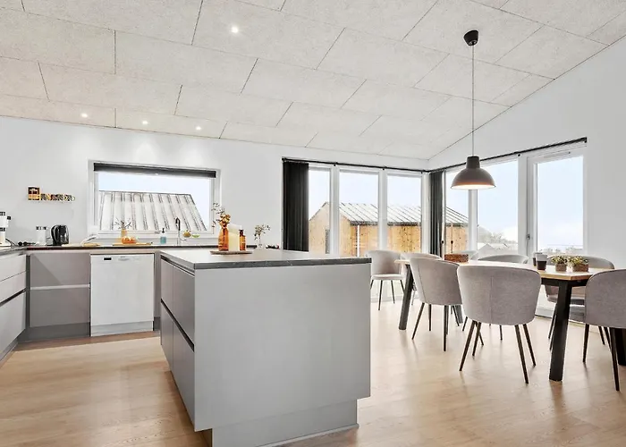 4 Bedroom Stunning In הדרסלב