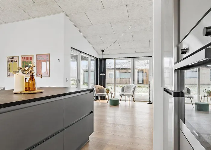 בית נופש 4 Bedroom Stunning In הדרסלב